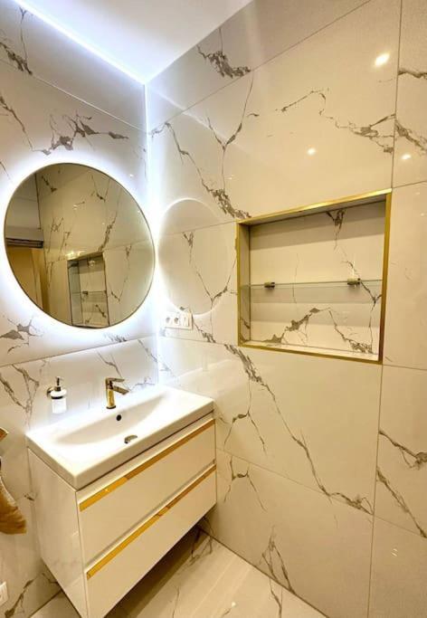 Luxury Apartment In Братислава Экстерьер фото