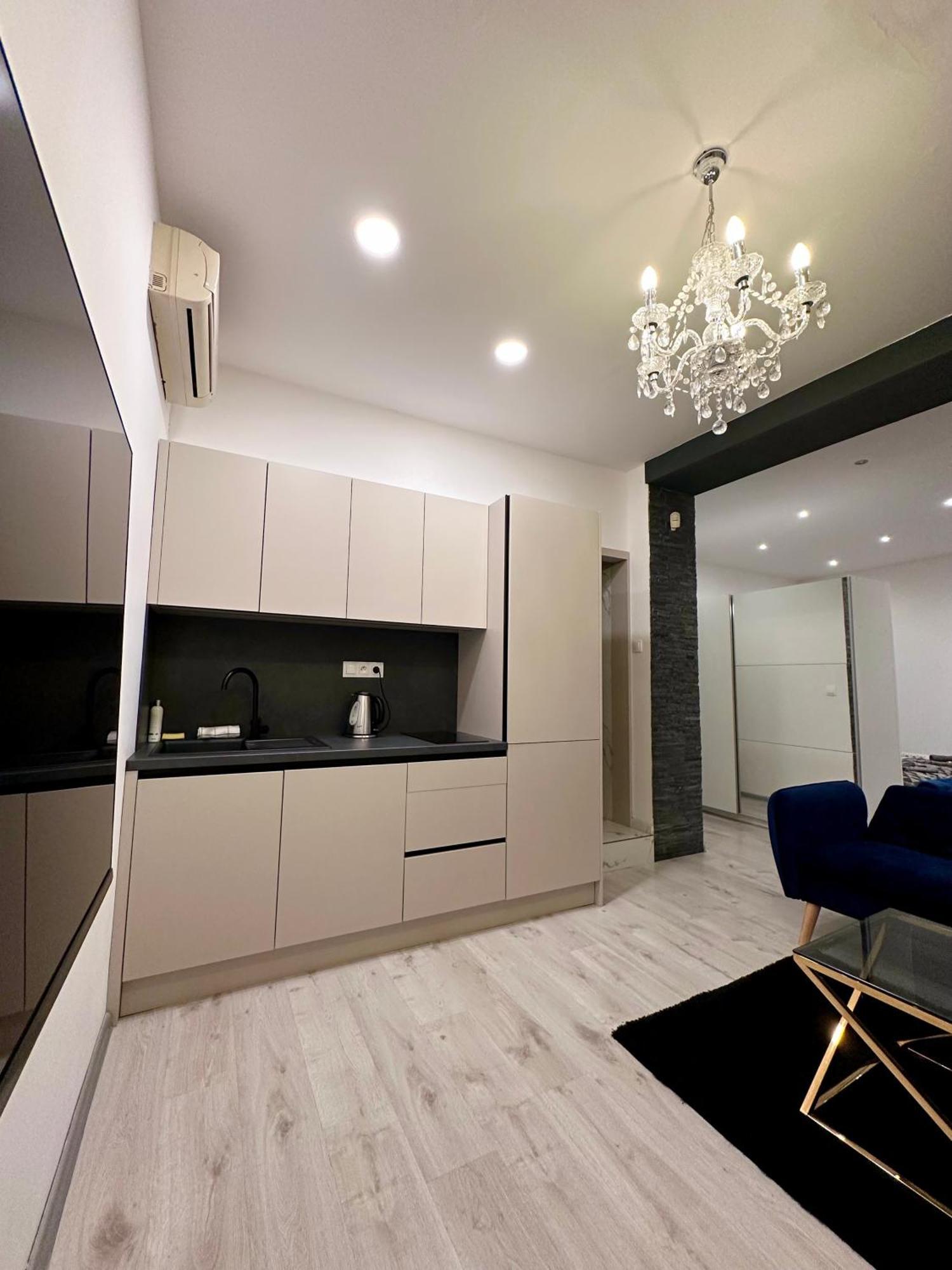 Luxury Apartment In Братислава Экстерьер фото